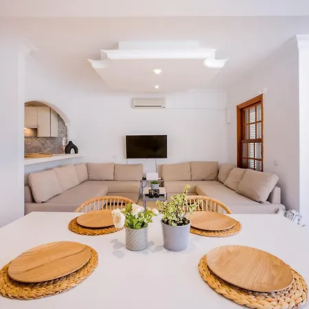Tatil Evi Caleta *